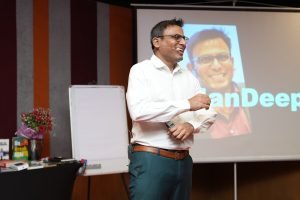public speaking, corporate speaking, overcoming stage fright, communication skills, presentation tips, speaking confidence, corporate training, audience engagement, voice control, storytelling, confidence building, speaking coach, presentation skills, meeting presentations