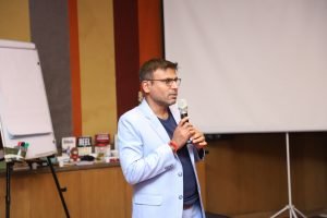 networking skill, speaker connections, public speaking tips, build relationships, speaking success, audience engagement, speaker networking, career growth, keynote speaker, speaker branding, professional networking